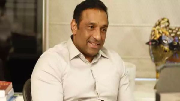 నడుములోతు నీళ్ళలో ఉన్నా పట్టించుకోలేదని ఆవేదన