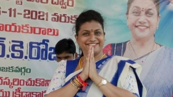 సింగిల్ కటౌట్..సింపుల్ స్మైల్ తో జగన్ ఇక్కడే కూర్చొని