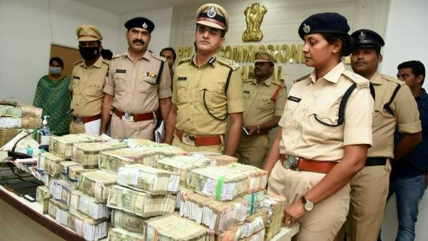 ఆన్ లైన్ ద్వారా క్రికెట్, మూడు ముక్కలాట బెట్టింగ్ లు ఆన్ లైన్ ద్వారా క్రికెట్, మూడు ముక్కలాట బెట్టింగ్ లు