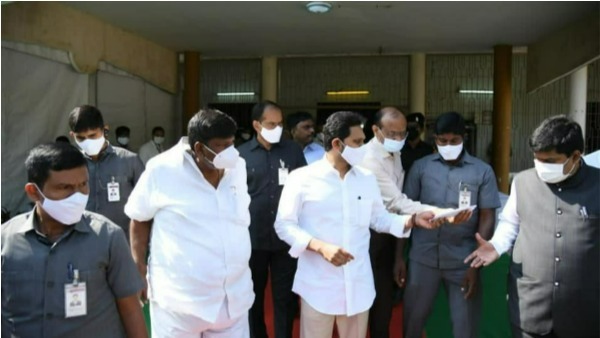 తొలి సారిగా ఒకే పార్టీ నుంచి నలుగురు మైనార్టీ ఎమ్మెల్సీలు...