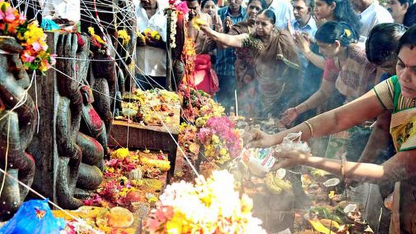 కార్తీక దీపాలు..అభిషేకాలు కార్తీక దీపాలు..అభిషేకాలు