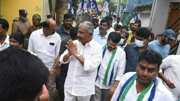 పోటా పోటీ ప్రచారాలు.. 