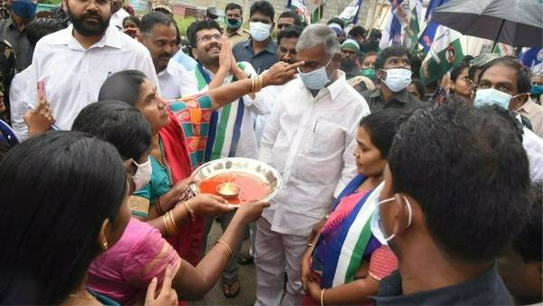 పెద్దిరెడ్డి మకాం.. 