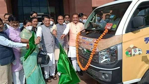 రేషన్ దుకాణాన్ని తీసుకెళ్తున్నాం.. రేషన్ దుకాణాన్ని తీసుకెళ్తున్నాం..