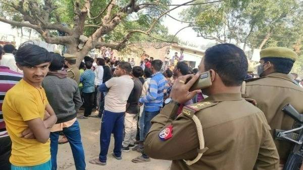 కుటుంబం మొత్తం.. 