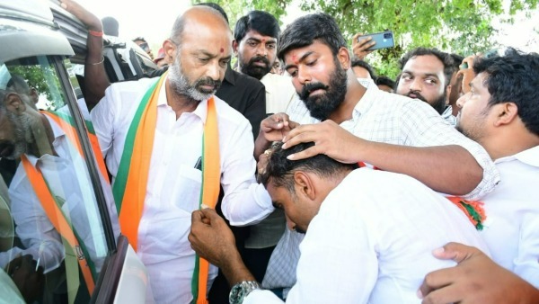 రెండోరోజు ఎన్నో అడ్డంకులు.. ఉద్రిక్తతల మధ్య కొనసాగుతున్న బీజేపి పర్యటన..