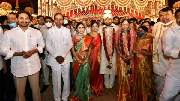 ఇద్దరి మధ్య ఏకాంత చర్చలు