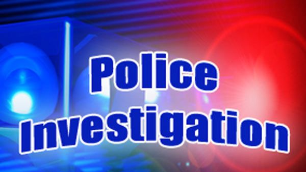  కారులో ఇద్దరు ఫ్రెండ్స్