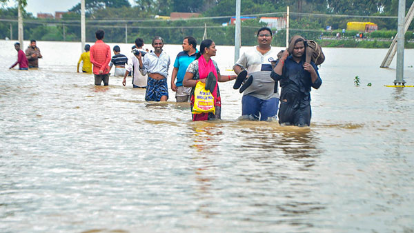 గుంటూరు, కృష్ణాల్లో.. గుంటూరు, కృష్ణాల్లో..