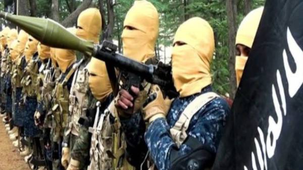 క్రిస్మస్ టార్గెట్గా దాడులు. యువతకు ఆత్మహుతి బాంబర్స్ గా శిక్షణ క్రిస్మస్ టార్గెట్గా దాడులు. యువతకు ఆత్మహుతి బాంబర్స్ గా శిక్షణ