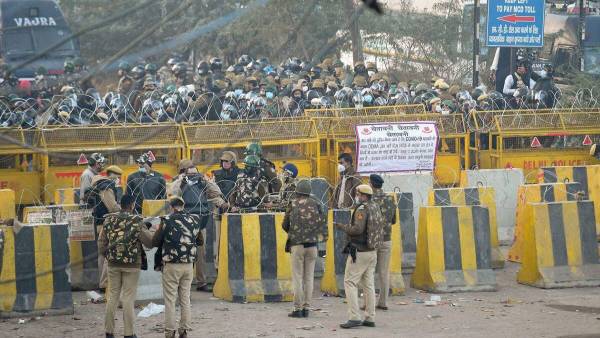 రైతు ఆత్మహత్యకు పాల్పడినట్టు చెప్తున్న పోలీసులు