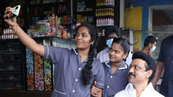 షాక్ అయిన ప్రజలు..... నర్సులతో సీఎం సెల్ఫీలు