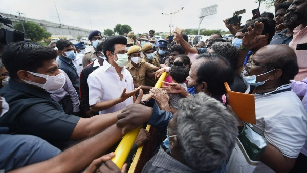 తల్లడిల్లిపోయిన తమిళ ప్రజలు