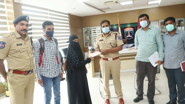 ప్రమాదంలో ప్రాణాలు కోల్పోయిన ఎస్సైకి నష్టపరిహారం.. కుటుంబ సభ్యులకు ధైర్యం చెప్పిన స్టీఫెన్ రవీంద్ర