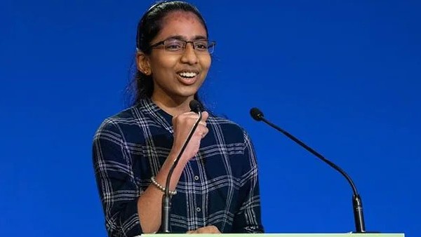 అధినేతల స్టాండింగ్ స్టాండింగ్ ఒవేషన్