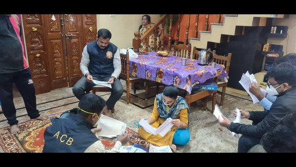 ఎవ్వరినీ వదల్లేదు