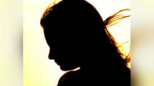 ఢిల్లీ యూనివర్శిటీలో అసిస్టెంట్ ప్రొఫెసర్