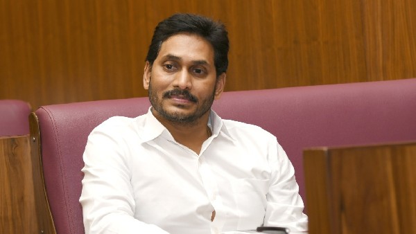 ప్రతిపక్షాల విమర్శలకు సీఎం జగన్ చెక్.. వరద సహాయ చర్యలపై సీఎం వివరణ ప్రతిపక్షాల విమర్శలకు సీఎం జగన్ చెక్.. వరద సహాయ చర్యలపై సీఎం వివరణ