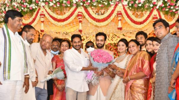 CM YS Jagan attended marriage reception of the daughter of Pathapatnam MLA Reddy Shanti