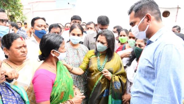 పేద ప్రజల ఆరోగ్యమే లక్ష్యం.. ఉచిత చికిత్స కోసమే బస్తీ దవాఖానాలన్న మేయర్ పేద ప్రజల ఆరోగ్యమే లక్ష్యం.. ఉచిత చికిత్స కోసమే బస్తీ దవాఖానాలన్న మేయర్