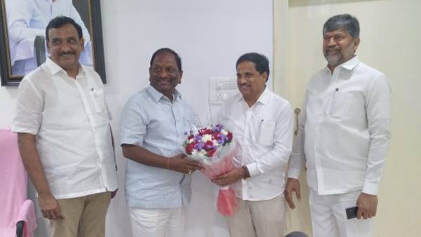  పడ్డ అవమానాలు చాలు.. ఇక పార్టీలో కొసాగలేమంటున్న కరీంనగర్ గులాబీ నేతలు..