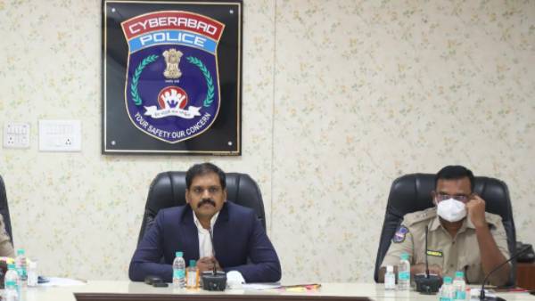  సమస్యలతో కృంగిపోవద్దు.. గ్రీవెన్స్ సెల్ లో ఫిర్యాదు చేయాలన్న స్టీఫెన్ రవీంద్ర