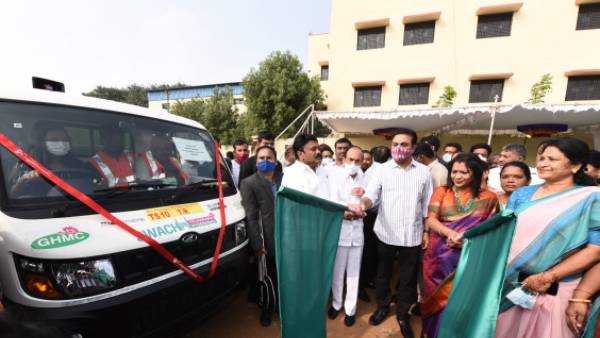 చెత్త సేకరణ వాహనాల పంపిణీ.. స్వచ్ఛ సర్వేక్షన్ అవార్డు వచ్చేలా కృషి చేయాలన్న మత్రి కేటీఆర్ చెత్త సేకరణ వాహనాల పంపిణీ.. స్వచ్ఛ సర్వేక్షన్ అవార్డు వచ్చేలా కృషి చేయాలన్న మత్రి కేటీఆర్