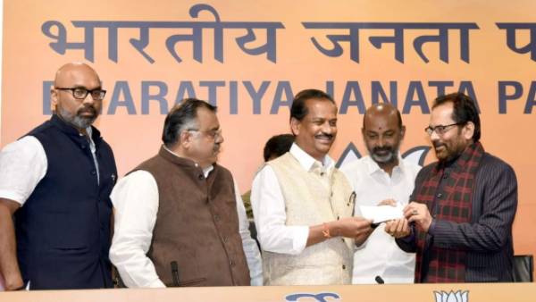  టీఆర్ఎస్ దాశ్య శ్రుంఖలాల నుండి విముక్తి.. ఉద్యమకారులకు బీజేపి పిలుపు