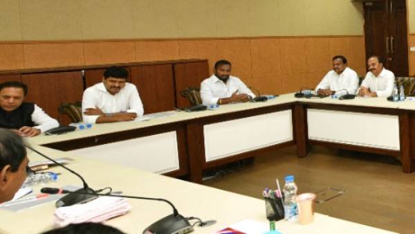  వినిపిస్తున్న అసంతృప్తి గళాలు.. వలసలు మొదలైనట్టే అంటున్న స్ధానిక నేతలు..