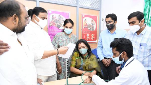 బస్తీ వాసుల్లో హర్షం.. సౌకర్యాలు బాగున్నాయన్న స్దానికులు బస్తీ వాసుల్లో హర్షం.. సౌకర్యాలు బాగున్నాయన్న స్దానికులు