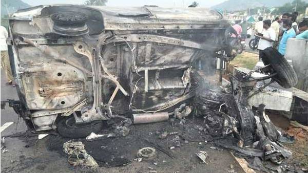 Road accident in chittoor district: five killed, including a child. Road accident in chittoor district: five killed, including a child.