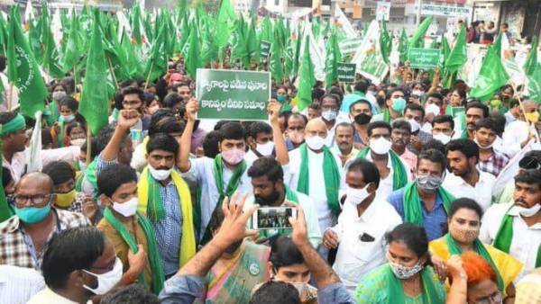 రైతులకు మద్దతు తెలిపిన మహారాష్ట్ర రైతులు .. చరిత్రలో నిలిచిపోతుందని కితాబు