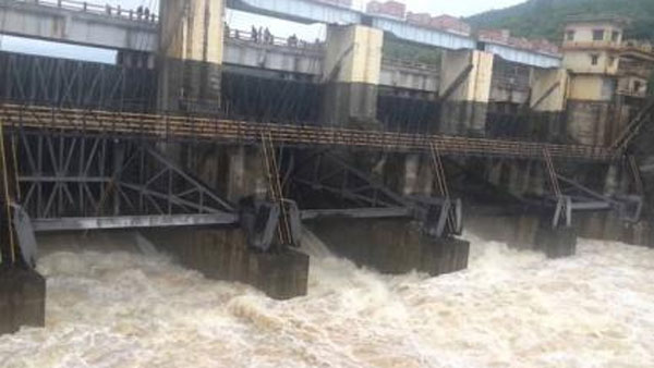 హఠాత్తుగా వచ్చిన వరదతోనే