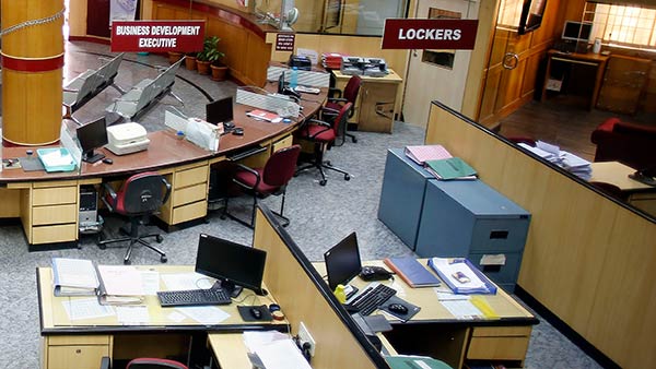  బ్యాంకు ఉద్యోగుల ప్రభావం... నాలుగు రోజుల పాటు లావాదేవీలకు బ్రేక్