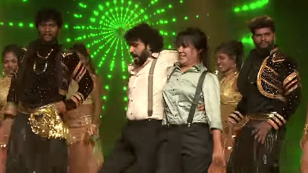 ఆర్ఆర్ఆర్ ఊర నాటు పాట..స్టెప్పులు ఆర్ఆర్ఆర్ ఊర నాటు పాట..స్టెప్పులు