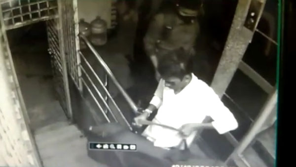 కెమెరా మ్యాన్ ను బురిడీ కొట్టించి ఊహించని షాక్