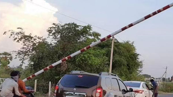 చెక్ పోస్టు దగ్గర పేర్లు అడిగారు