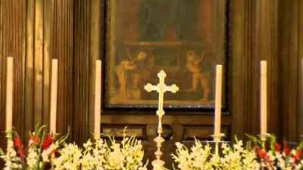  ఫేమస్ చర్చిలో ఫాదర్