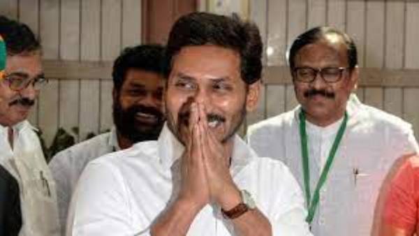థియేటర్లలో తనిఖీలు థియేటర్లలో తనిఖీలు