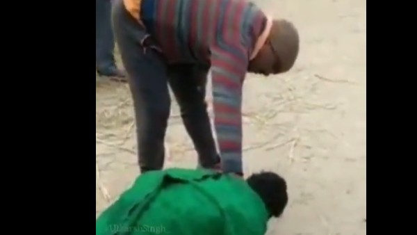 సోషల్ మీడియాలో వైరల్ వీడియో .. నెటిజన్లు ఫైర్ 