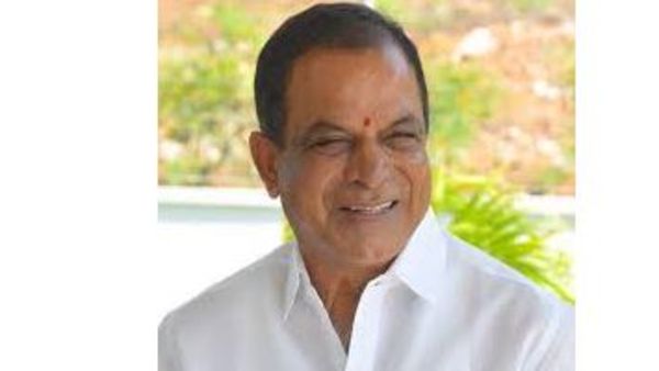 తహసీల్దార్ కార్యాలయానికి స్వామీజీ వేషంలోనే ఎమ్మెల్యే .. వేషం తొలగించటంతో అధికారులు షాక్ 