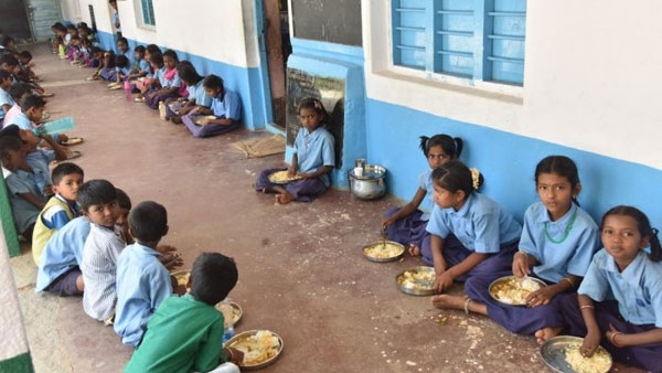 దళిత మహిళను మళ్ళీ విధుల్లోకి తీసుకోవాలని జై భీమ్ ఆర్మీ డిమాండ్ .. ఘటనపై విచారణ