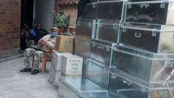 18 లాక‌ర్లు.. 500 తాళాలు