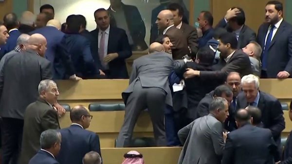 రాజ్యాంగ స‌వ‌ర‌ణ‌పై విప‌క్షాలు అభ్యంత‌రం