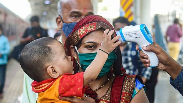 అప్రమత్తంగా ఉండాల్సిందే.. ఒమిక్రాన్ తో ప్రమాదం తీవ్రతరం 