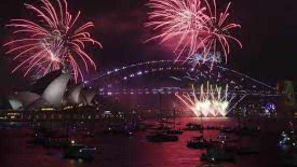 2022 న్యూఇయర్ వేడుకలు.. కరోనా ఆంక్షల నడుమే.. 2022 న్యూఇయర్ వేడుకలు.. కరోనా ఆంక్షల నడుమే..