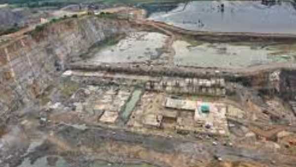 కొనసాగుతున్న పోలవరం ప్రాజెక్టు నిర్మాణ పనులు