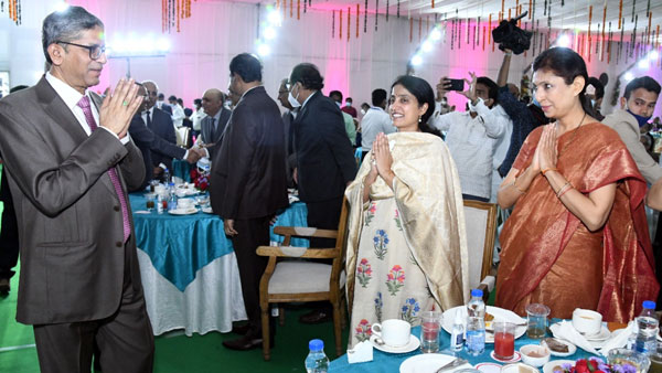 సీజేఐను సత్కరించిన సీఎం జగన్