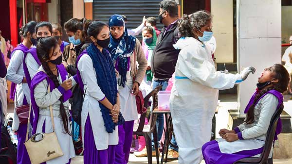 ముగ్గురికి కాంటాక్టుల ద్వారా వ్యాప్తి