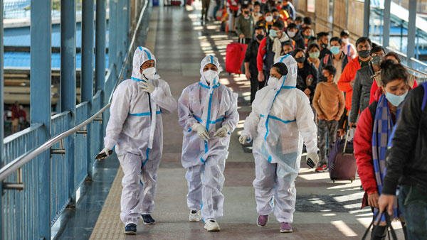 ఒక‌వైపు క‌రోనా, మ‌రో వైపు ఒమిక్రాన్ కేసులు